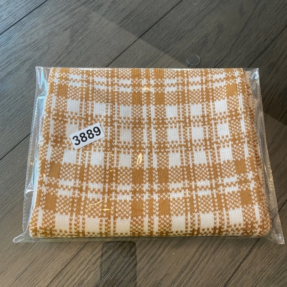 New! Timberland Tan and Cream Scarf wrap33889 NWT